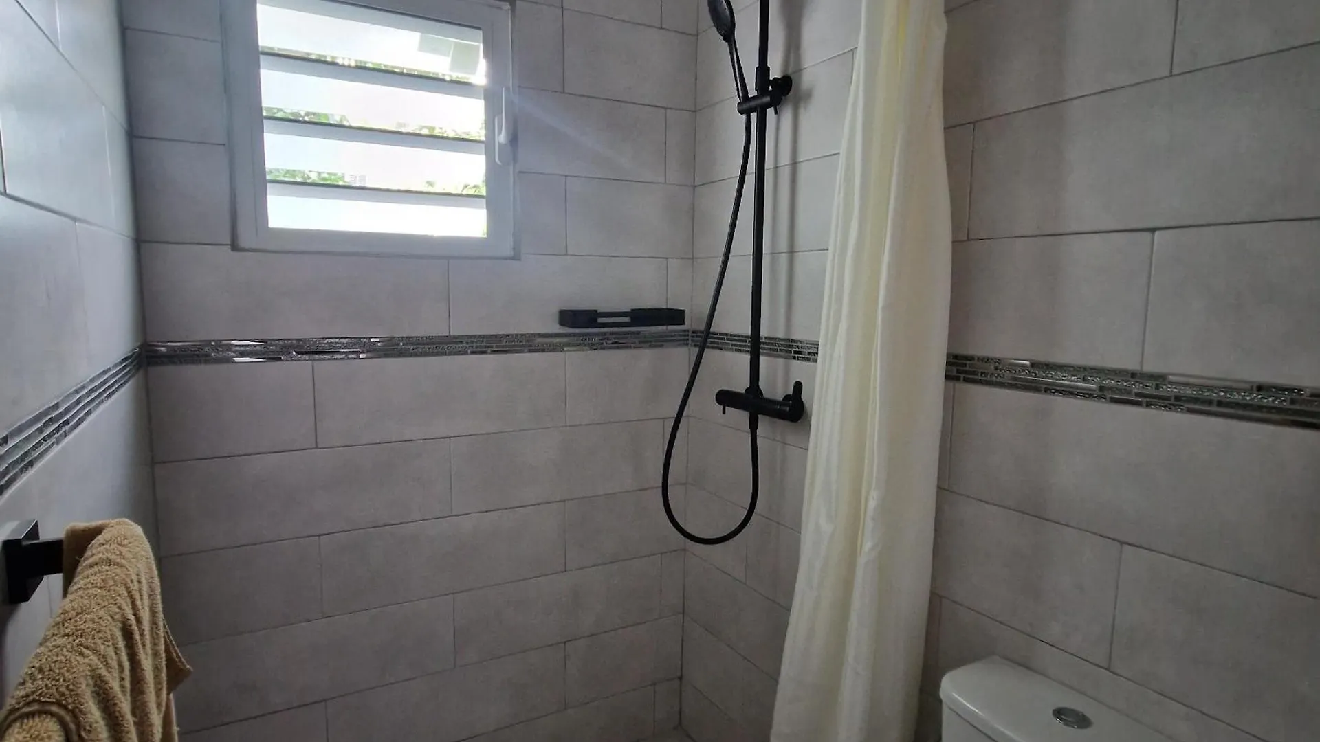 Defiance Studio St Maarten أويستر بوند سان مارتن