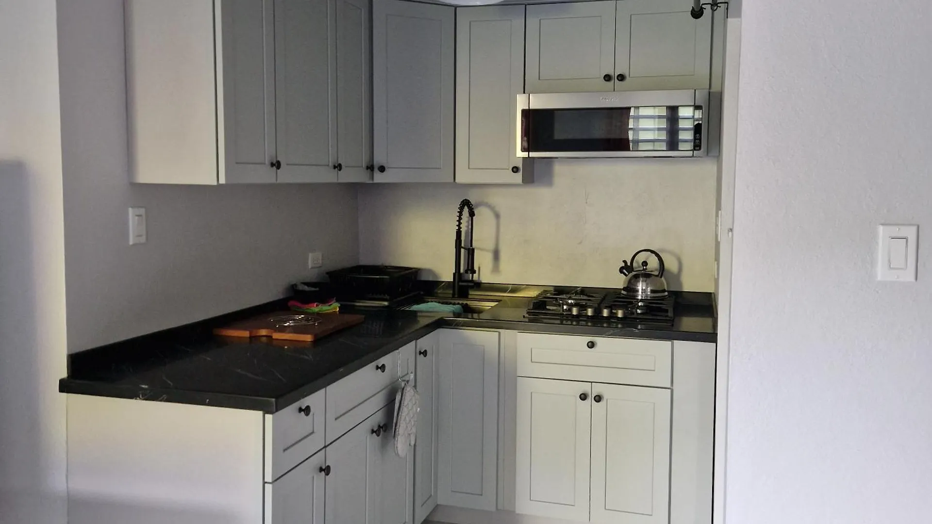 Defiance Studio St Maarten أويستر بوند
